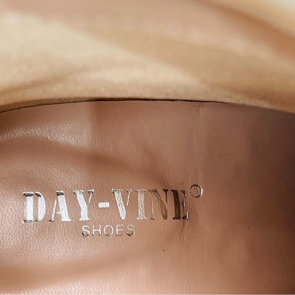 Chunky Heel Two Tone Black and White Patent Day-Vine Ankle Boots, 39 / 8.5 - Picture 8 of 9